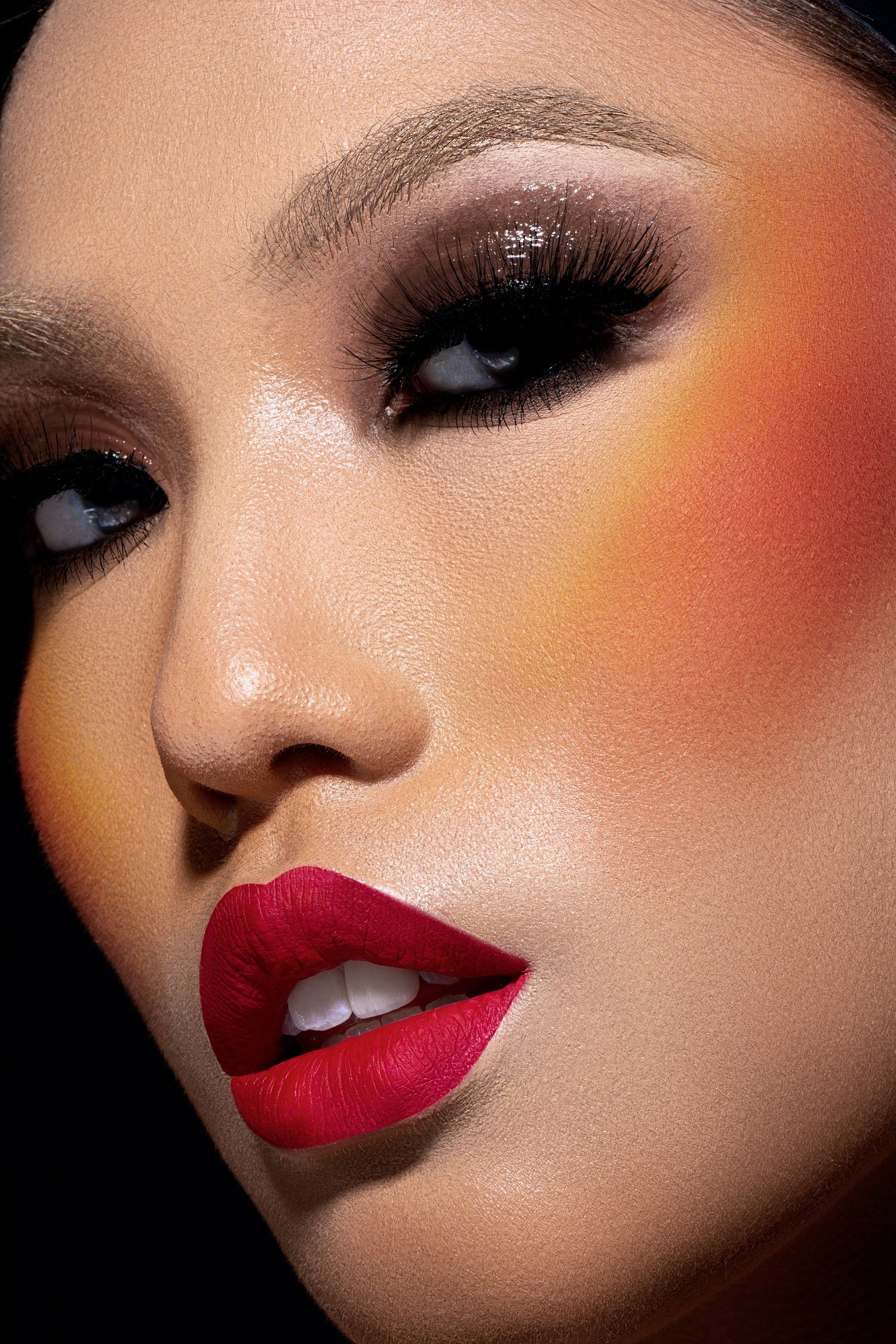 Dramatic beauty makeup